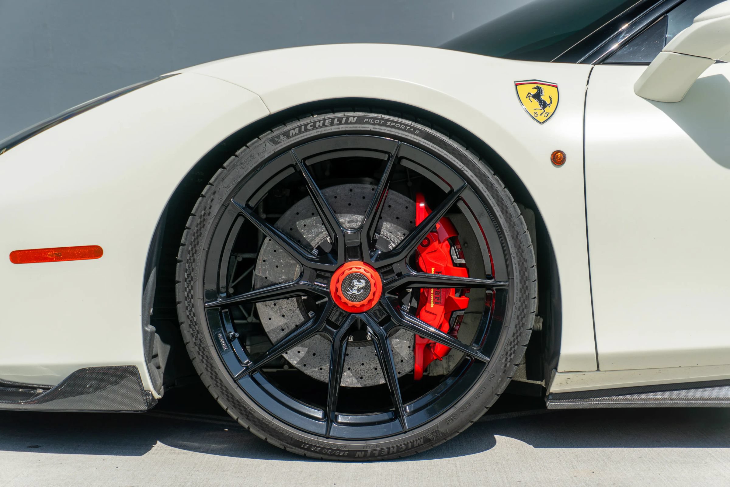 Used 2018 Ferrari 488 GTB RWD image 17