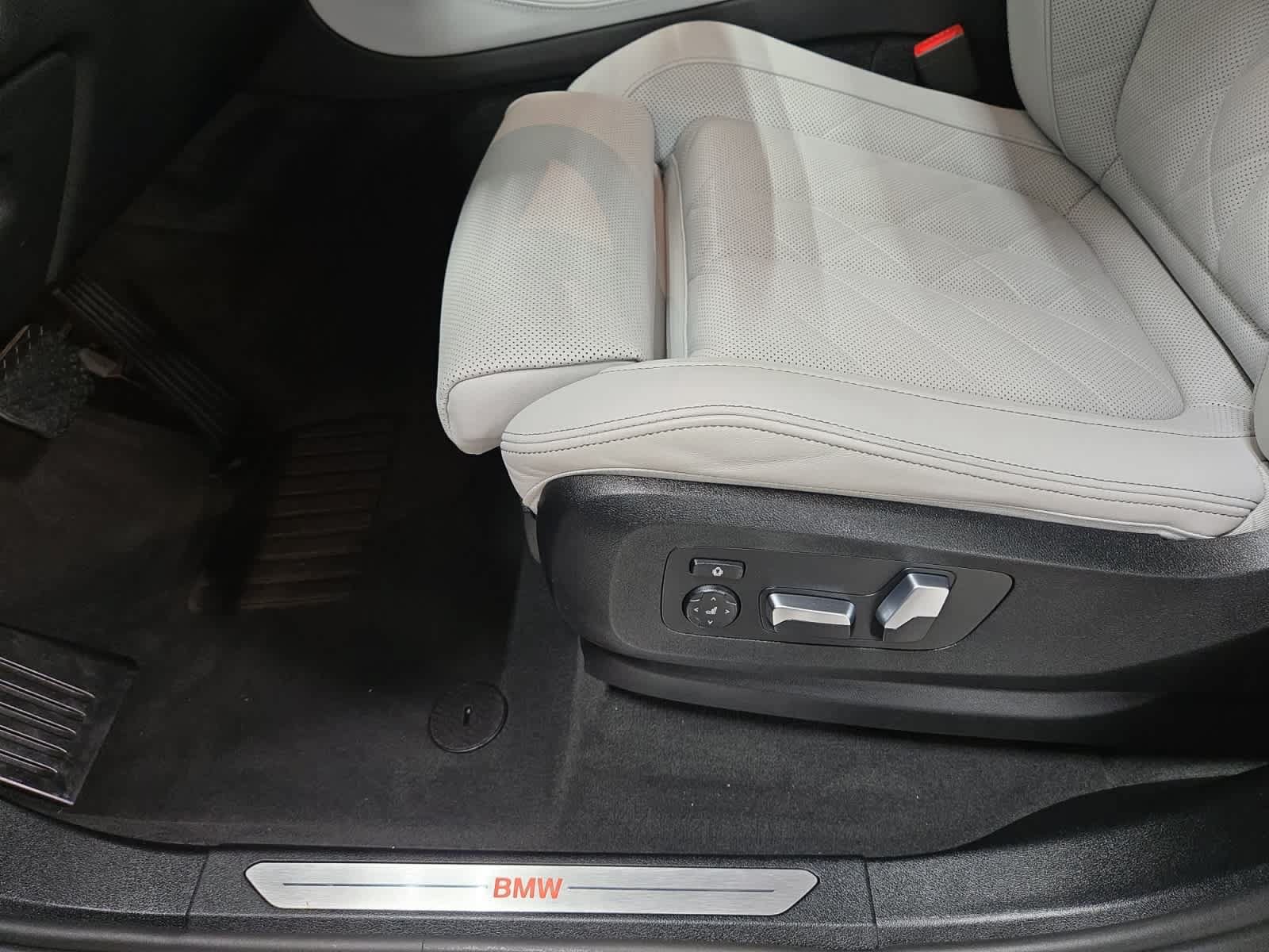 Used 2026 BMW X5 xDrive40i AWD/4WD image 33