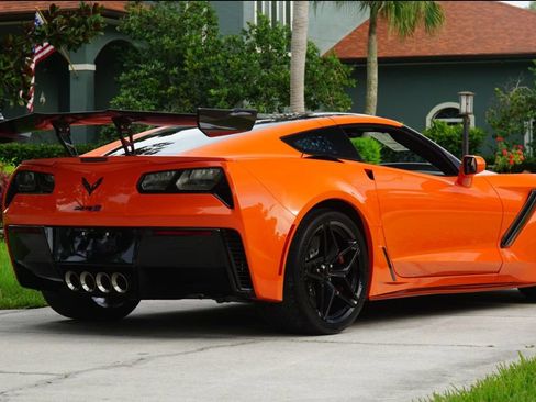 Used 2019 Chevrolet Corvette ZR1 RWD image 3
