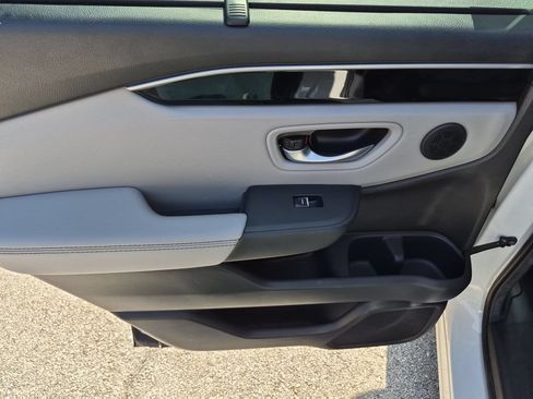 Certified 2025 Honda Pilot EX-L image 15