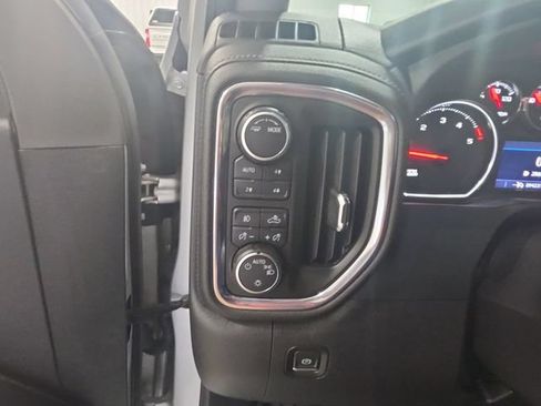 Used 2022 Chevrolet Silverado 3500 LT w/ Convenience Package AWD/4WD image 18