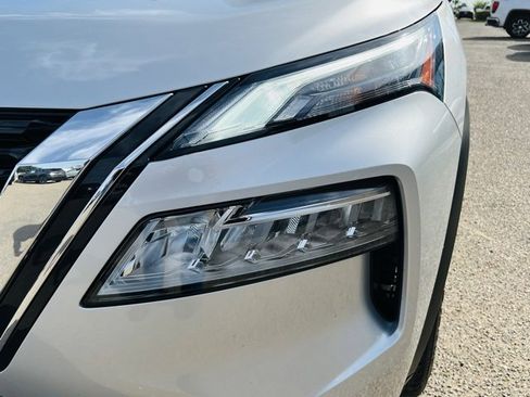 Certified 2023 Nissan Rogue SV image 7