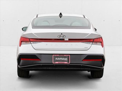 New 2025 Hyundai Elantra Limited image 6
