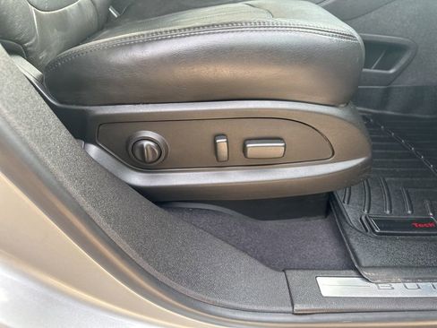 Used 2012 Buick Enclave Leather AWD/4WD image 32