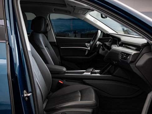 Used 2021 Audi e-tron Premium Plus w/ Premium Plus Package image 26