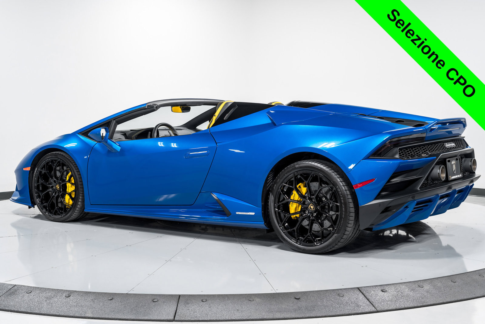 Used 2023 Lamborghini Huracan EVO AWD/4WD image 5