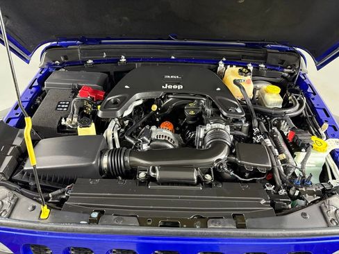 Used 2019 Jeep Wrangler Unlimited Sport S AWD/4WD image 40