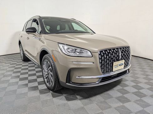 Used 2025 Lincoln Corsair Reserve AWD/4WD image 1