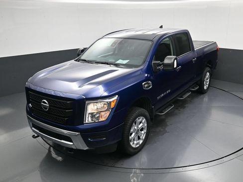 Used 2022 Nissan Titan SV w/ SV Convenience Package AWD/4WD image 28
