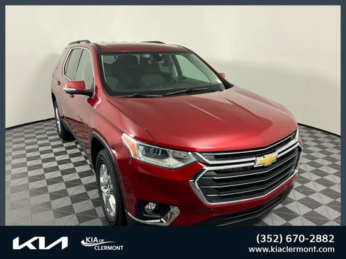 Used 2021 Chevrolet Traverse LT FWD image 1