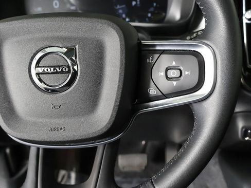 Used 2019 Volvo XC40 T5 Momentum AWD/4WD image 36