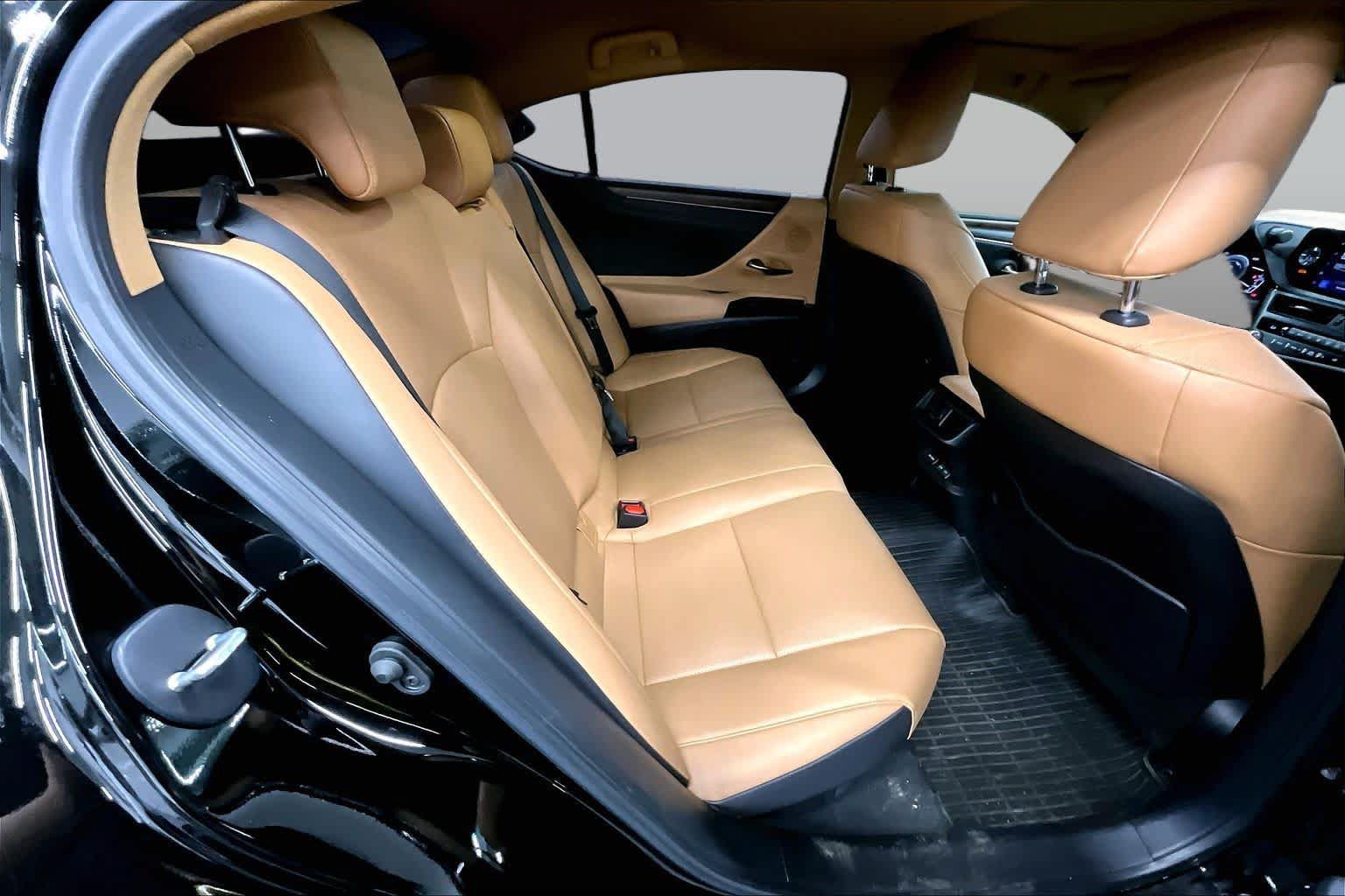 Used 2024 Lexus ES 300h w/ Premium Package FWD image 20