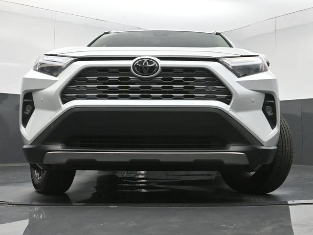 Used 2025 Toyota RAV4 Limited AWD/4WD image 33