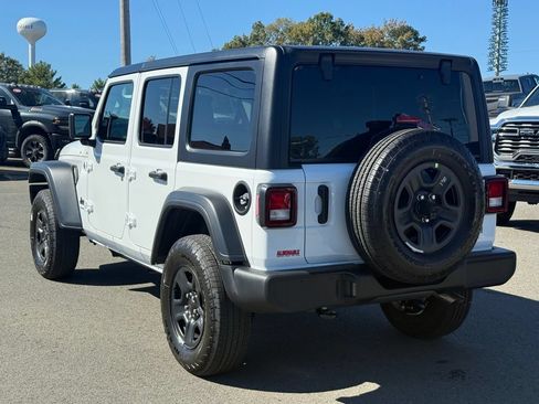 Used 2026 Jeep Wrangler Unlimited Sport AWD/4WD image 7