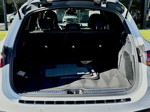 Used 2023 Mercedes-Benz GLC 300 image 17