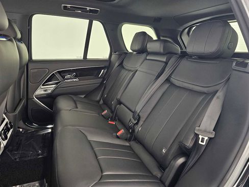 New 2026 Land Rover Range Rover SE image 17