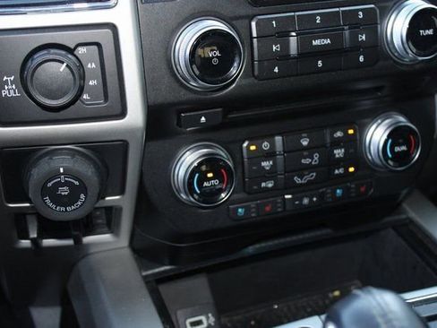 Used 2018 Ford F150 Lariat w/ Equipment Group 502A Luxury image 26