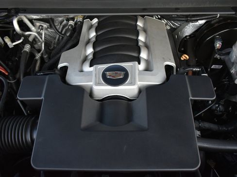 Used 2018 Cadillac Escalade Premium Luxury image 53