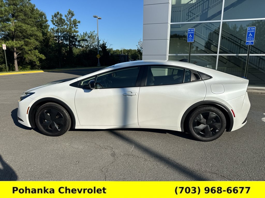 Used 2026 Toyota Prius LE FWD image 6