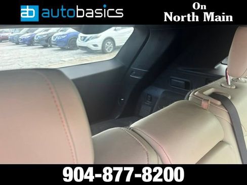 Used 2017 Cadillac XT5 FWD image 39