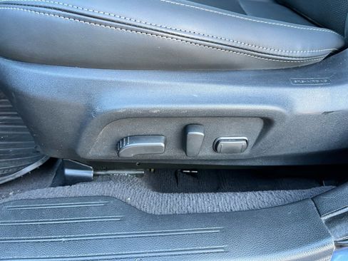 Used 2017 Subaru Outback 3.6R Limited image 17