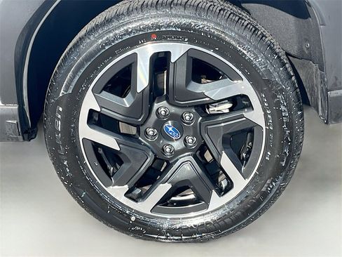 Used 2025 Subaru Forester Limited image 31