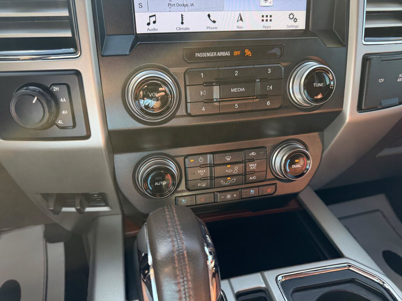 Used 2019 Ford F150 King Ranch w/ Equipment Group 601A Luxury AWD/4WD image 22