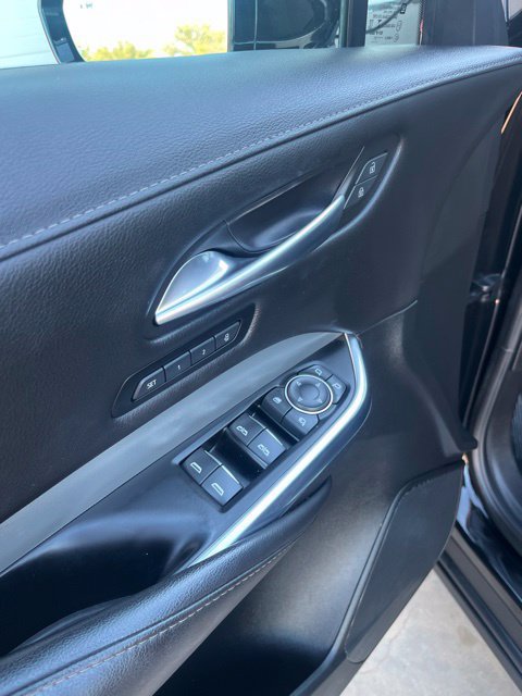 Used 2022 Cadillac XT4 Premium Luxury w/ Cold Weather Package FWD image 13