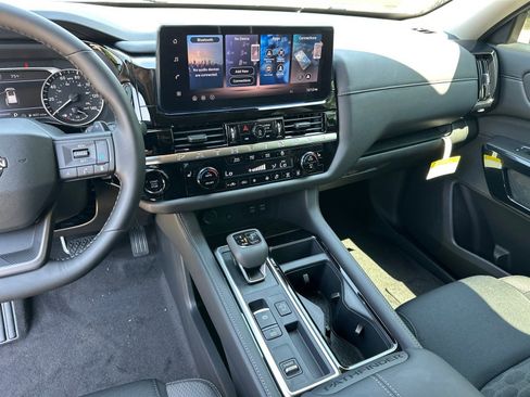 New 2026 Nissan Pathfinder SV w/ SV Premium Package FWD image 27