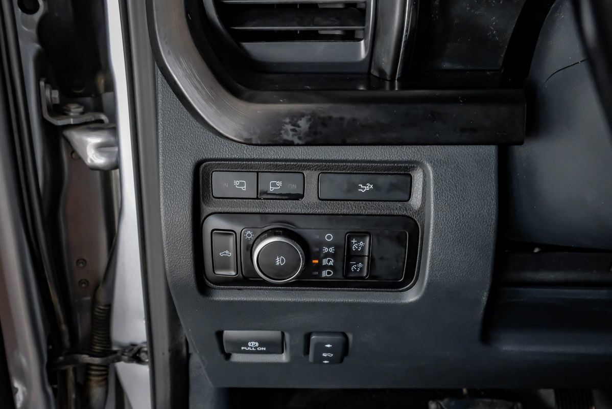 Used 2023 Ford F350 Lariat w/ FX4 Off-Road Package AWD/4WD image 27