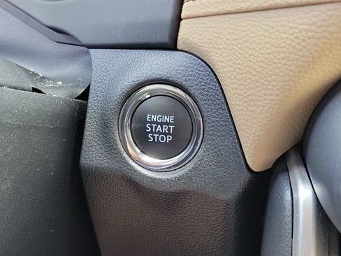 Used 2019 Toyota RAV4 Limited FWD image 35