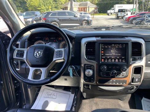 Used 2017 RAM 1500 Laramie AWD/4WD image 12