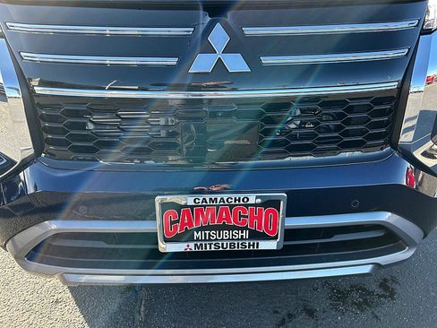 New 2026 Mitsubishi Outlander SE image 9