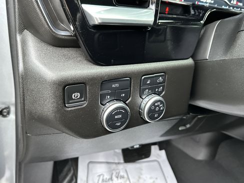 Used 2024 GMC Sierra 1500 SLT image 16