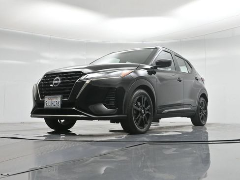 Used 2023 Nissan Kicks SR w/ SR Premium Package FWD image 44