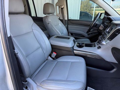 Used 2019 Chevrolet Suburban LT image 28
