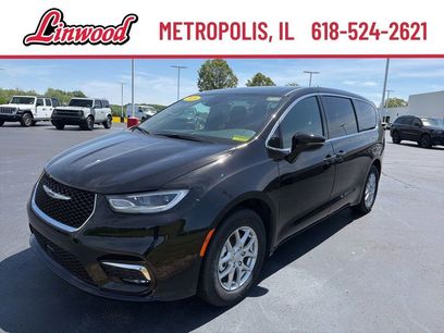 New 2026 Chrysler Pacifica Select