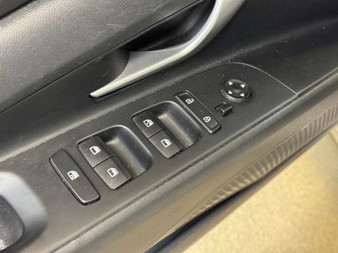 Used 2021 Hyundai Elantra SEL FWD image 9