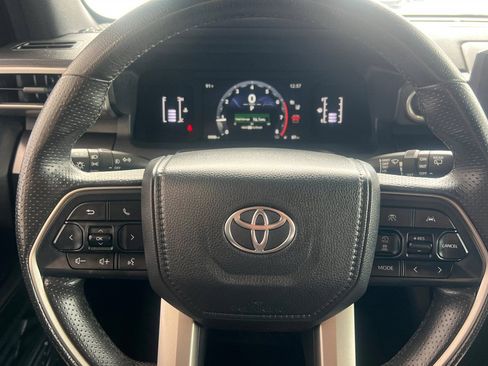 Used 2025 Toyota 4Runner SR5 AWD/4WD image 20
