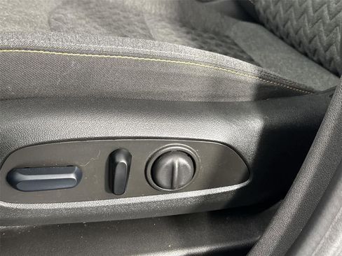 Used 2024 Chevrolet Equinox LT AWD/4WD image 12