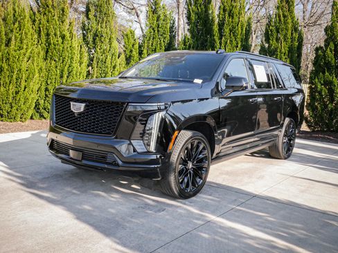 Used 2026 Cadillac Escalade ESV Platinum Sport w/ LPO, ONYX Package image 5