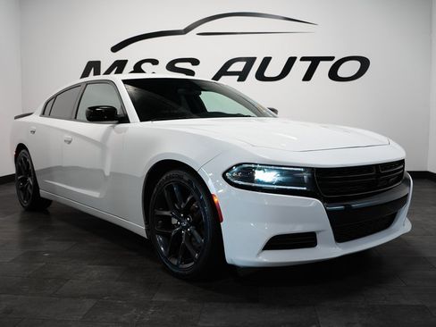 Used 2023 Dodge Charger SXT w/ Blacktop Package RWD image 6