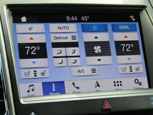 Certified 2019 Ford Taurus SHO w/ Driver Assist Package image 26