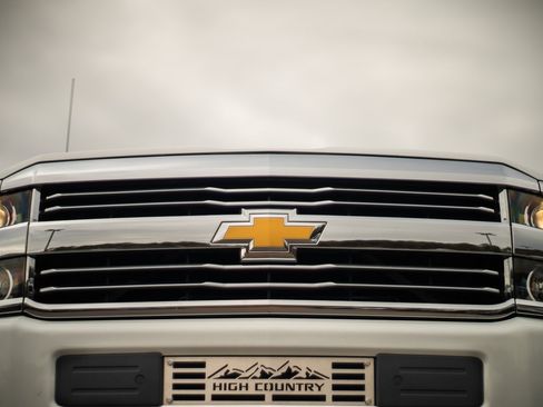 Used 2016 Chevrolet Silverado 3500 High Country w/ Duramax Plus Package image 4