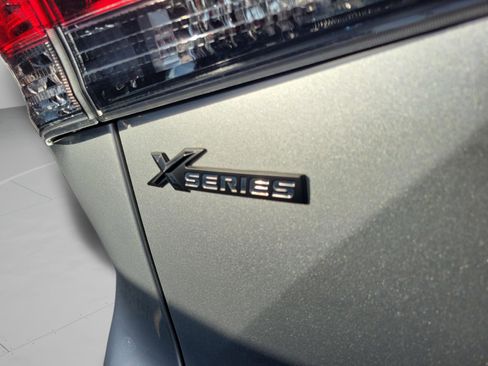 Used 2021 Toyota Highlander Limited FWD image 22