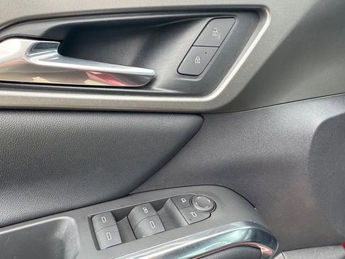 Used 2024 Chevrolet Traverse LT w/ Trailering Package FWD image 5