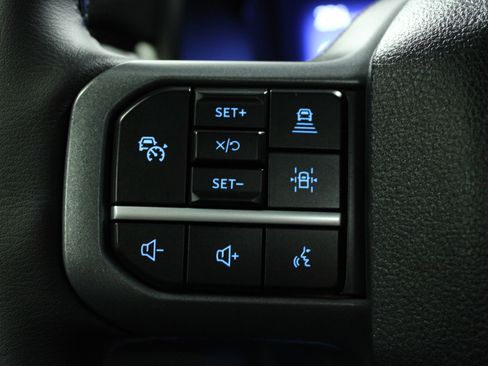 Used 2025 Ford F150 Lightning Lariat image 21