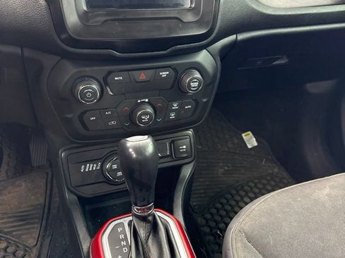 Used 2018 Jeep Renegade Trailhawk w/ Cold Weather Group II AWD/4WD image 5