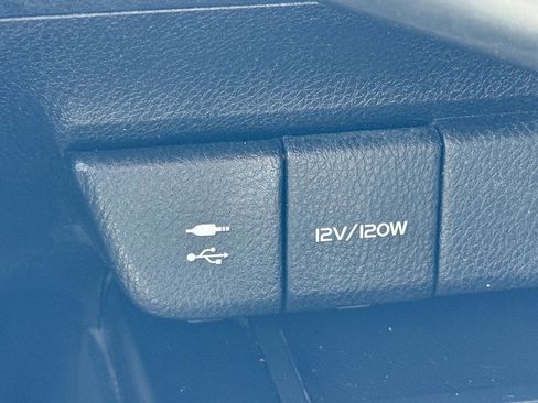 Used 2018 Toyota Camry SE image 28