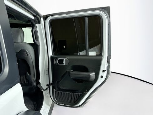 Used 2024 Jeep Wrangler Unlimited Rubicon image 27